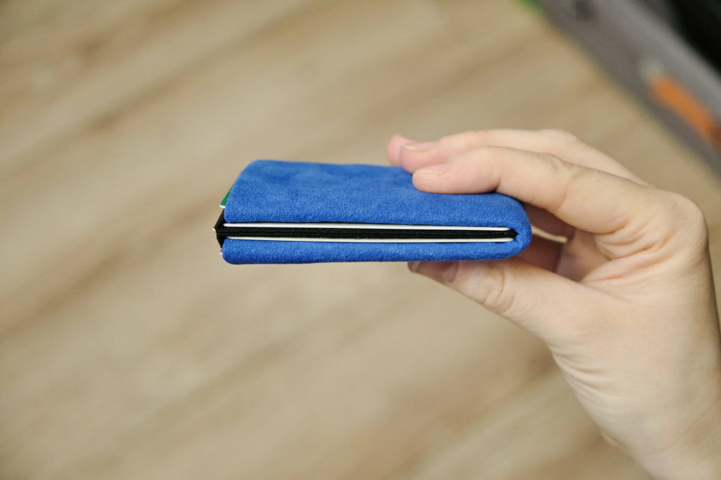 Alcantara Minimalist Wallet: The Ultimate Combination of Luxury and Utility - Men Wallet - RFID Wallet - Blu Ocean