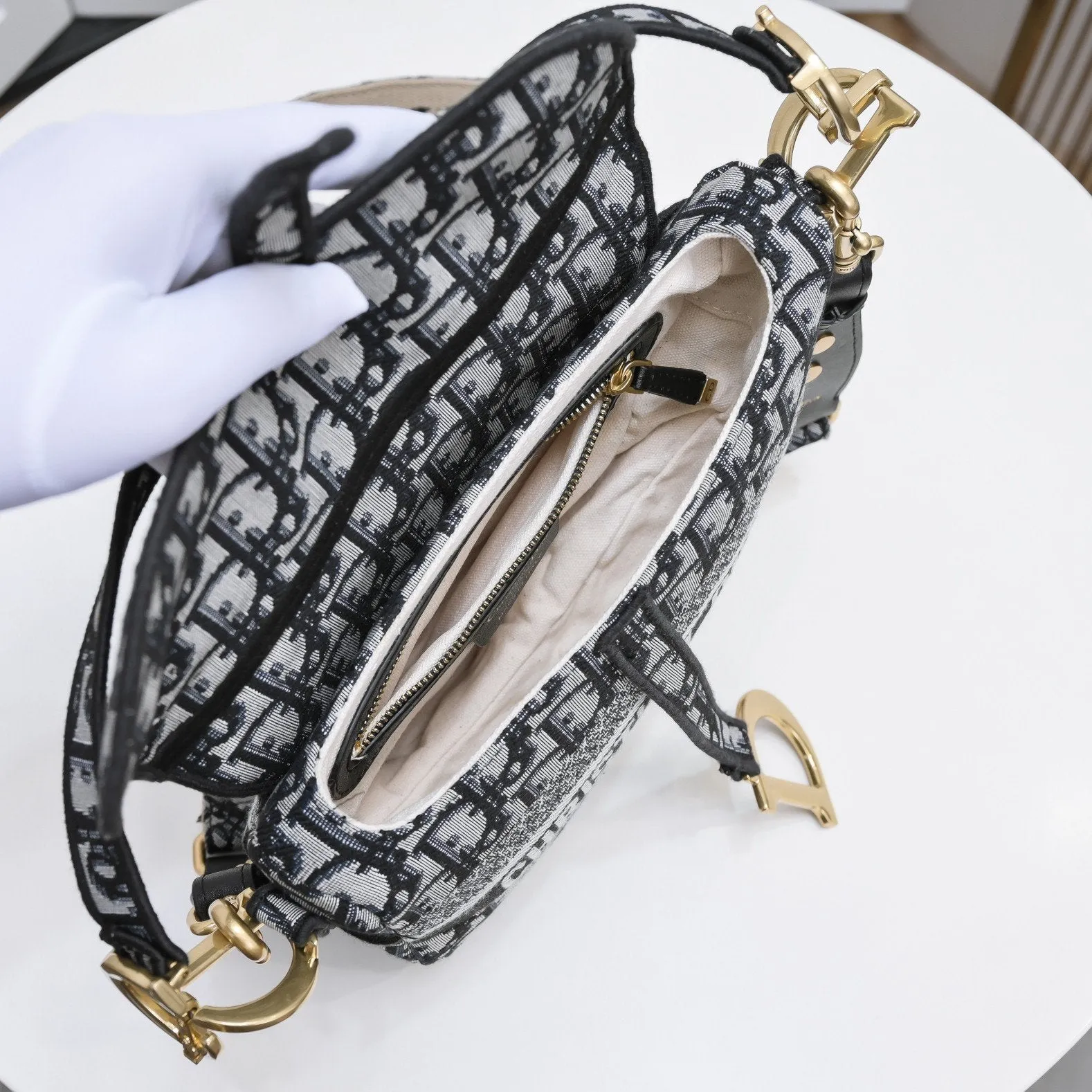 Designer Handbags DR 286